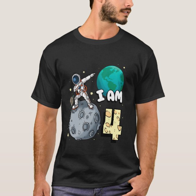 Jag är 4 Space Astronaut Kid Måne Walker 4th Birth T Shirt (Framsida)