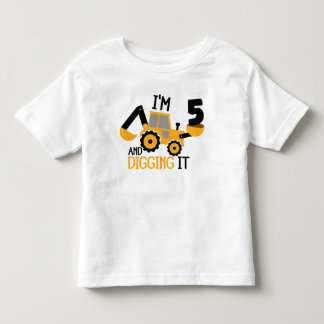 Jag är 5 och Gräver det att bygga födelsedagspojke T Shirt