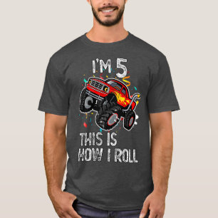 Jag är 5 så här jag rullar 5:e födelsedagstidninge t shirt
