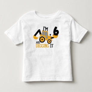 Jag är 6 och Gräver det att bygga födelsedagspojke T Shirt