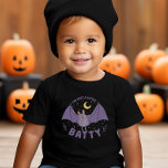 Jag är bara en liten batty Funny Halloween Fladder T Shirt<br><div class="desc">Redo att slå på Halloween? Den här "Jag är bara en liten batty"-lustiga Halloween-skjortan är perfektens roliga pun för ditt skämt firande. Med en söt fladdermus-design är det en underbar presentidé för Halloween älskare.</div>