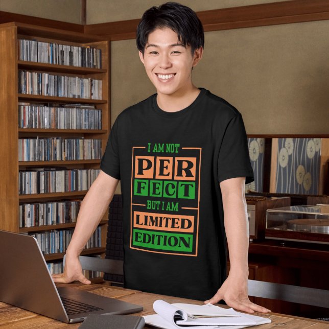 Jag är begränsad utgåva T T-shirt (Skapare uppladdad)