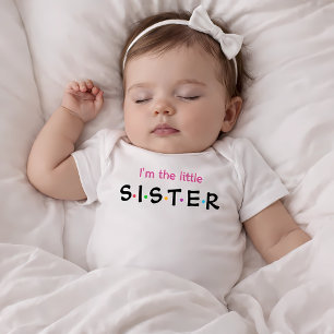 Jag är den lilla systern Modern färgrik flickas T Shirt