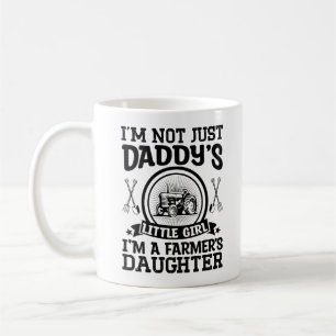 Jag är en bondflicka som presenterar coola lantbru kaffemugg