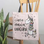 Jag är en enhörning tygkasse<br><div class="desc">Jag är en Unicorn Tote Bag - varje drömmare behöver sin egen mytiska enhörning i väskan! Vi kan inte tänka om ett bättre sätt för dig att visa din inre magi och behålla dina essentiella egenskaper. Den här designen har en fantastisk, söt, enhörnig som flyger runt stjärnor och hjärta, med...</div>