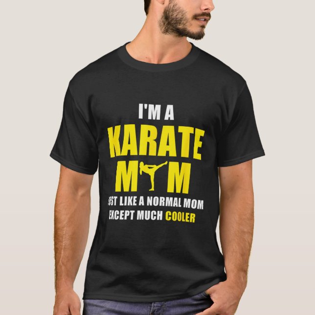 Jag är en Karate Mamma T Shirt (Framsida)