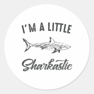 Jag är en liten Sharkastic Funny Shark Humor Runt Klistermärke