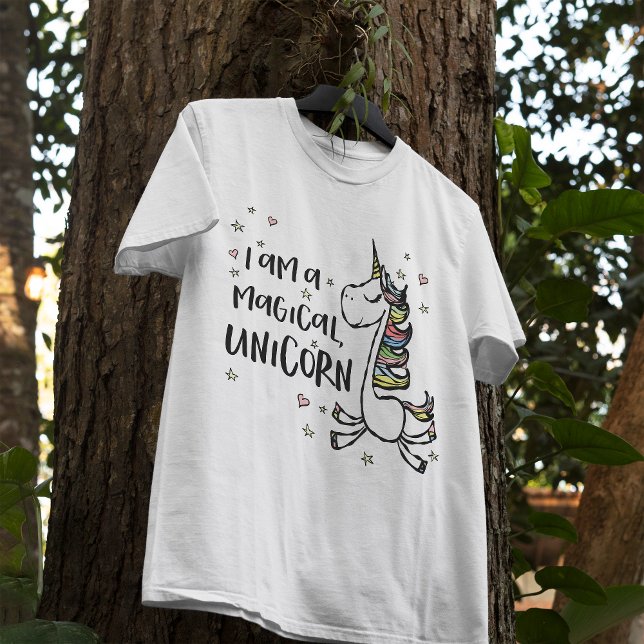 Jag är en Magic Unicorn Tröja (Featuring a dreamy unicorn flying around stars and hearts spreading joy for all to see. )