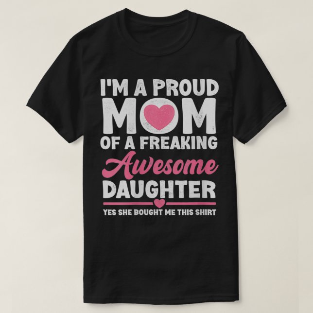 Jag är en stolt Mamma Tee från Daughnoj. (Design framsida)