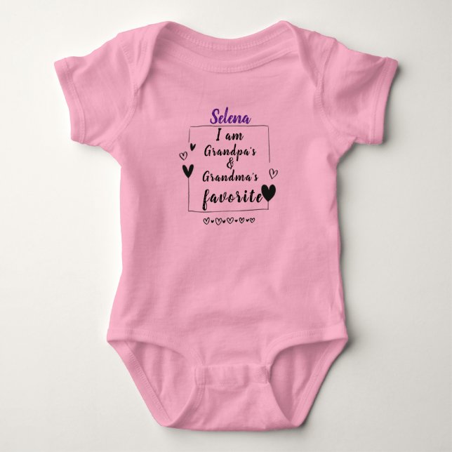 "Jag är farmors och farfars favorit"  T Shirt (Framsida)
