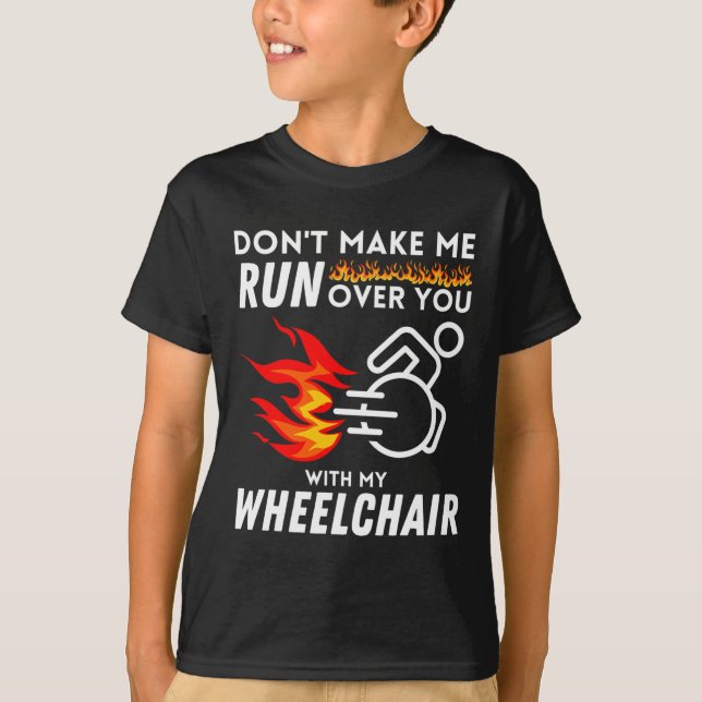 Jag är fortfarande bättre än regeringens rullstol  t shirt (Framsida)