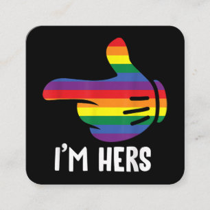 Jag är hennes regnbåge lesbiska par roliga HBTQ st Fyrkantigt Visitkort