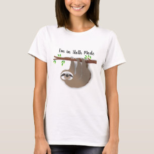 "Jag är i långsamt läge" Brun Sloth på Träd G T Shirt