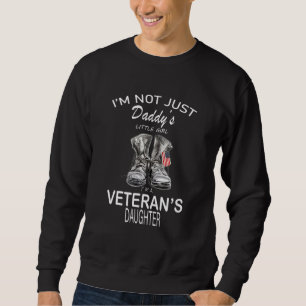 Jag är inte bara Daddys lilla flicka Im A Veterans Lång Ärmad Tröja