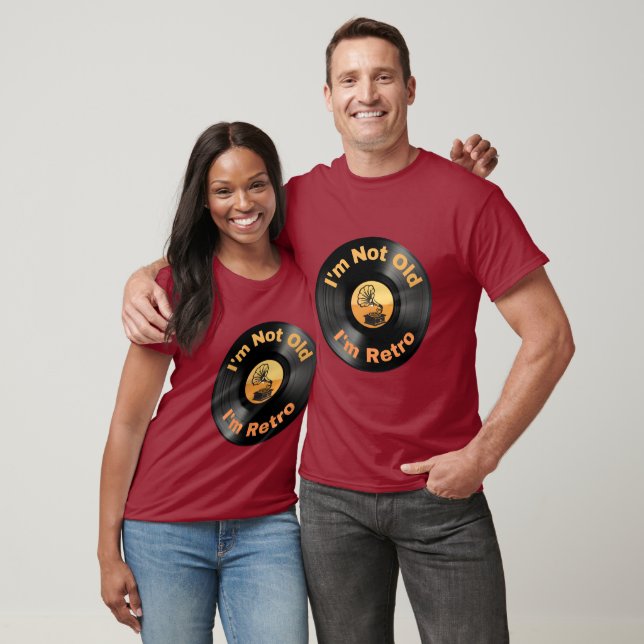 JAG ÄR INTE GAMMAD... JAG ÄR KLASSIK T SHIRT (Unisex)