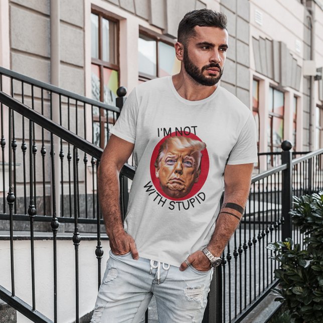 Jag är inte med en häftig trump t shirt (Skapare uppladdad)