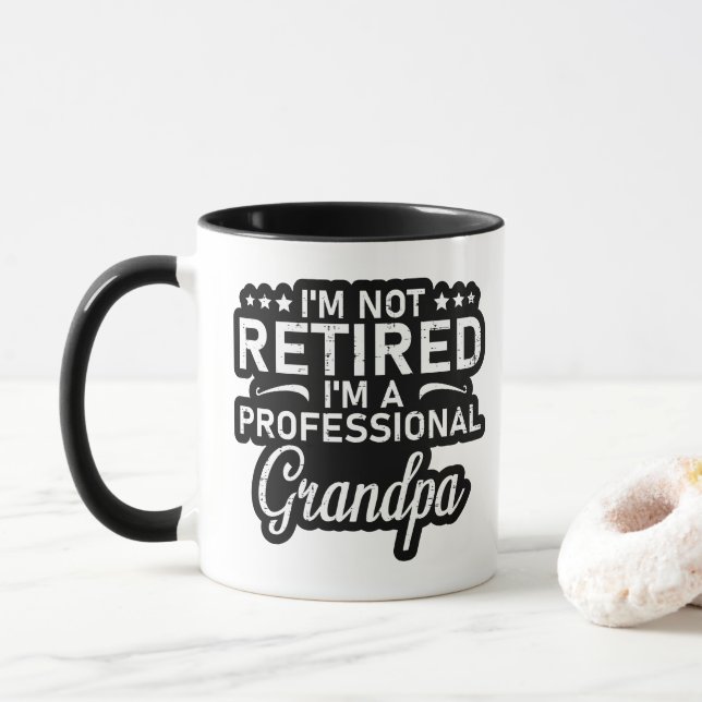 Jag är inte pensionär, jag är en professionell far mugg (Med munk)