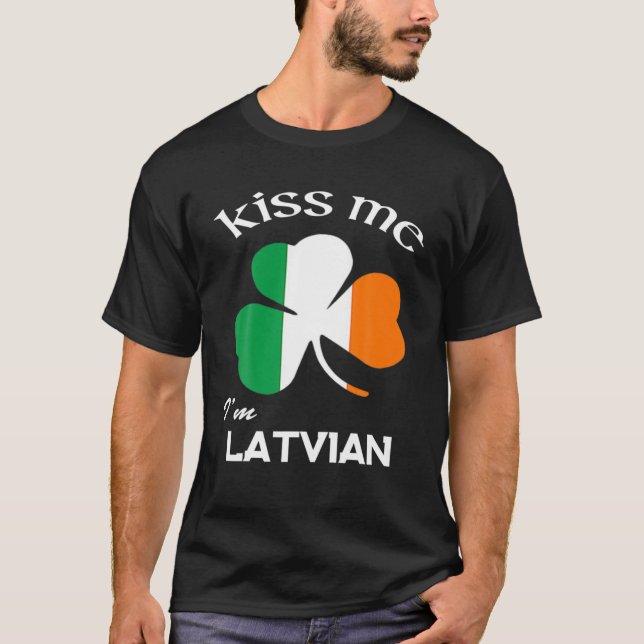 Jag är lettisk Shamrock Lettland St. Patrick's. T Shirt (Framsida)