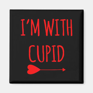 Jag är med Cupid Roligt present till Alla hjärtans Magnet