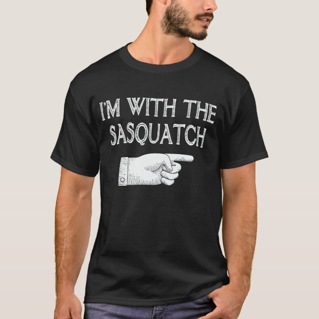 Jag är med den sasquatch som matchar Halloween-drä T Shirt (Framsida)