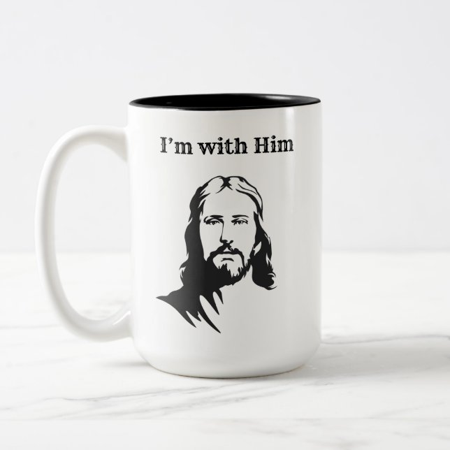 Jag är med honom (Jesus) två-tonkaffe Mugg (Vänster)