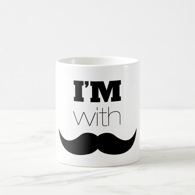Jag är med Mustache Kaffemugg (Center)