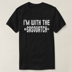Jag är med SasquachRolig matchande Halloween-kosty T Shirt