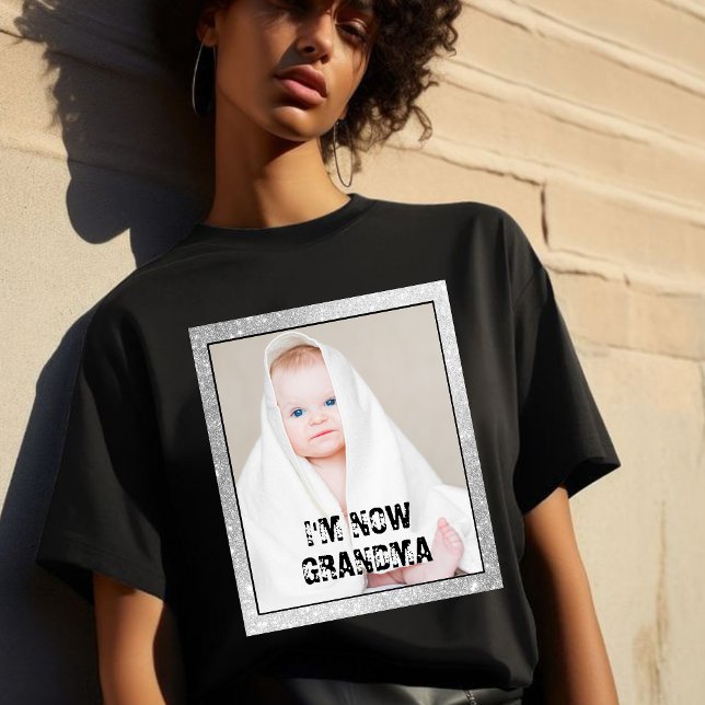 JAG ÄR NU MORMOR & anpassad barnbarnsfoto T Shirt (Skapare uppladdad)