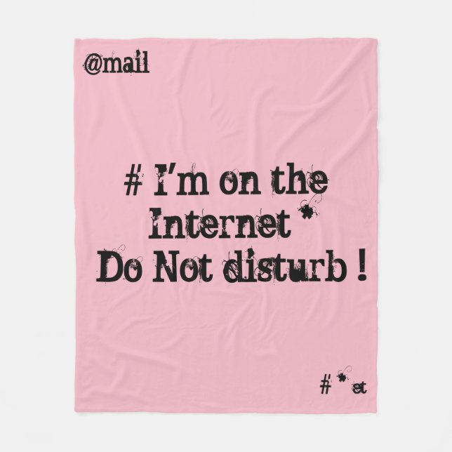 Jag är på Internet. Stör inte! Fleecefilt (Framsidan)