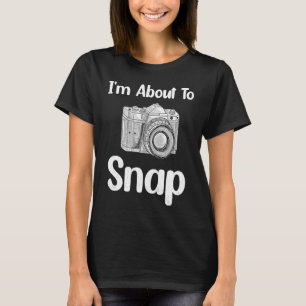 Jag är på väg att fästa fotografikameran t shirt