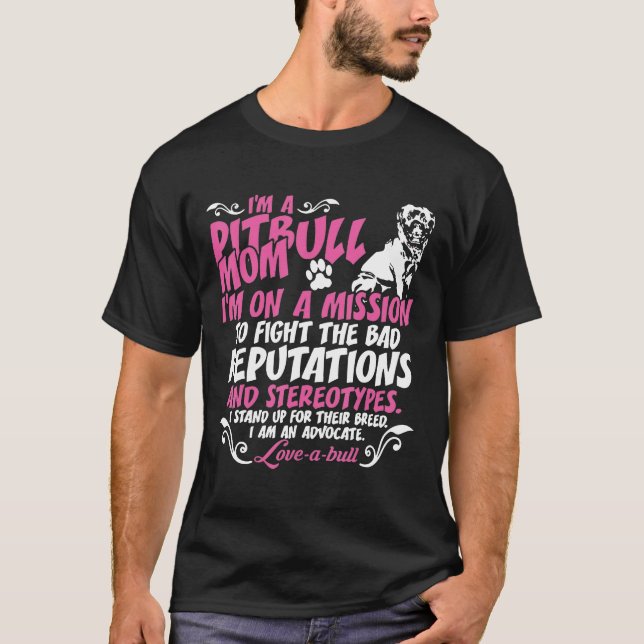 Jag är Pit Bull Mamma på Uppdrag T Shirt (Framsida)