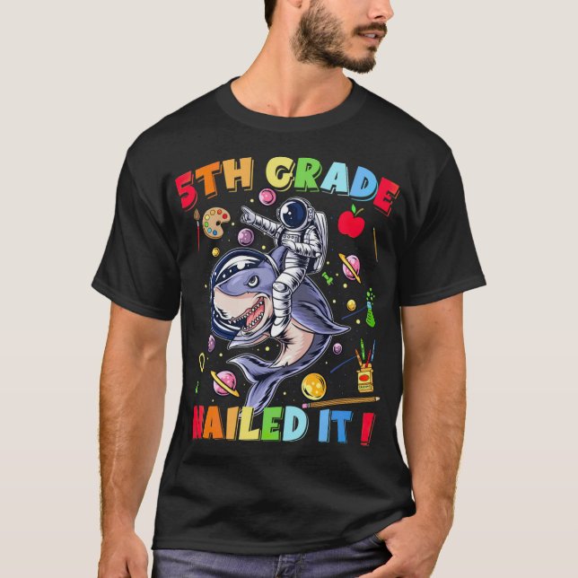 Jag är redo att krossa 5:e klass Roligt jag är red T Shirt (Framsida)