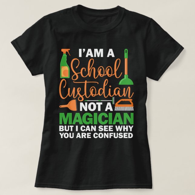 Jag är skolförråd, inte magiker-vaktmästare t shirt (Design framsida)