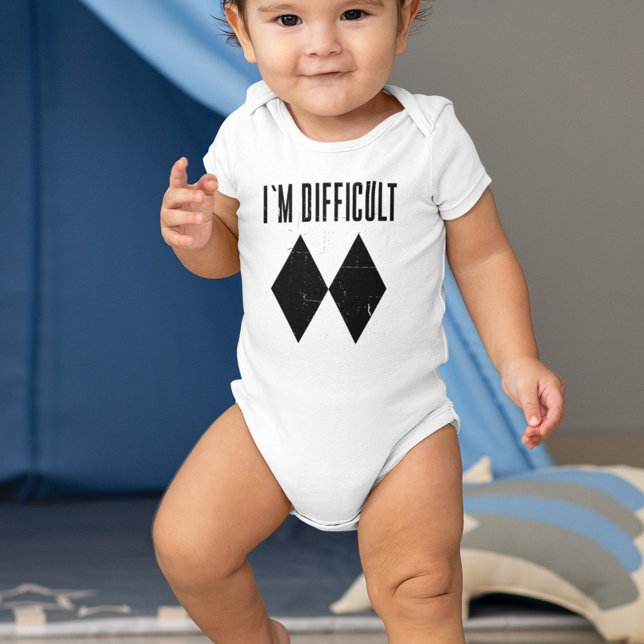 Jag är svår att hoppas på t shirt (Ski Gag I'm Difficult Baby Bodysuit)