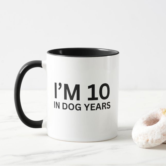 Jag är tio år i Hund 70 på födelsedagen Mugg (Med munk)