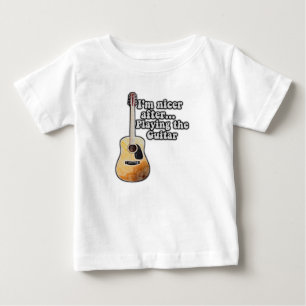 Jag är trevligare efter att ha spelat gitarr. moti t shirt