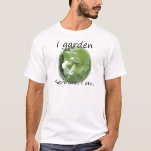 Jag arbeta i trädgården därför mig förmiddage t-shirt