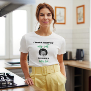 Jag arbetar hårt - anpassningsbara CAT-foto T Shirt