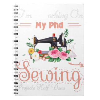 Jag arbetar med mina doktorandprojekt halvfärdigt  anteckningsbok