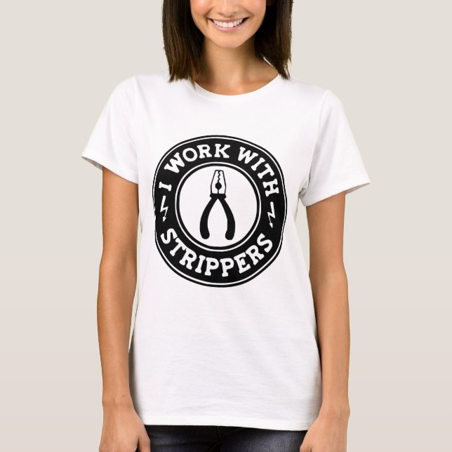 Jag arbetar med strippor #USAPatriotGraphics © T Shirt (Framsida)