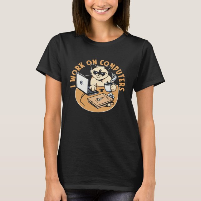 Jag arbetar på datorer Feline Coder  Software Cat  T Shirt (Framsida)