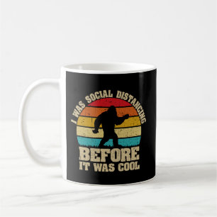 Jag Avstånd Social innan det var Coola Bigfoot Kaffemugg