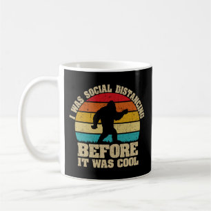 Jag Avstånd Social innan det var Coola Bigfoot Kaffemugg