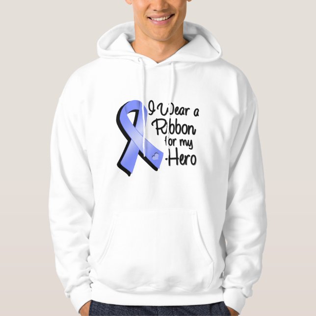Jag Bäror ett Periwinkle-band för mitt Hero Sweatshirt (Framsida)