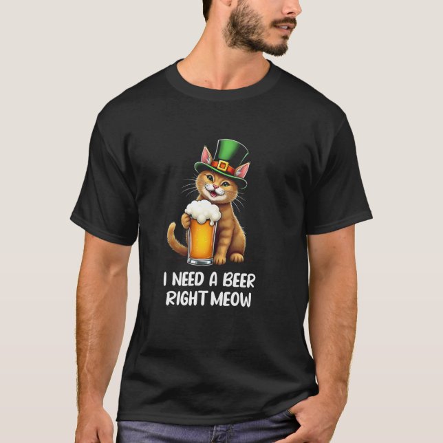 Jag behöver en öl just nu Munter katt Öl Kul T Shirt (Framsida)