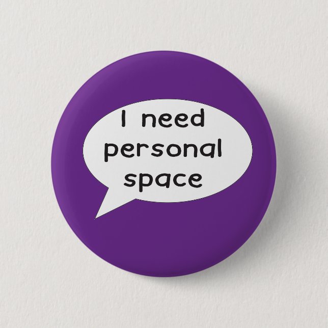 Jag behöver ett personligt badmärke autism asperge knapp (Framsida)