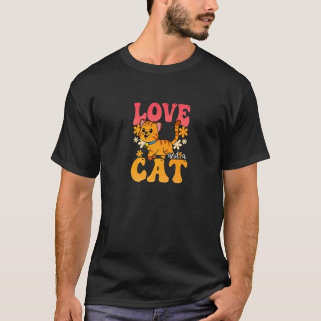 Jag behöver Kärlek och katt eller två katt Mamma T Shirt (Framsida)
