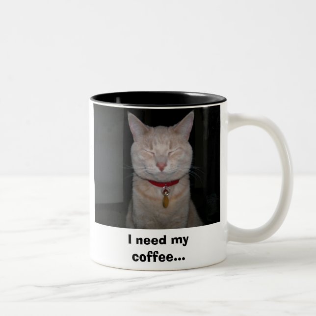 Jag behöver mitt kaffe… Två-Tonad mugg (Höger)