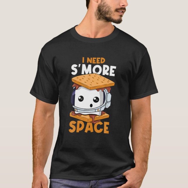 Jag behöver S'more Space Camping Boy Astronaut Cut T Shirt (Framsida)