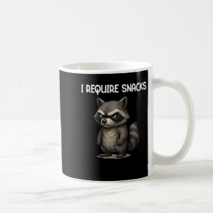 Jag behöver Snacks Funny Raccoon Meme Snack Älskar Kaffemugg